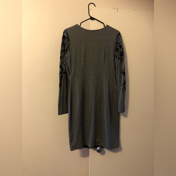 Joseph Ribkoff dress, lined and form fitting. Very comfortable - Picture 3 of 3